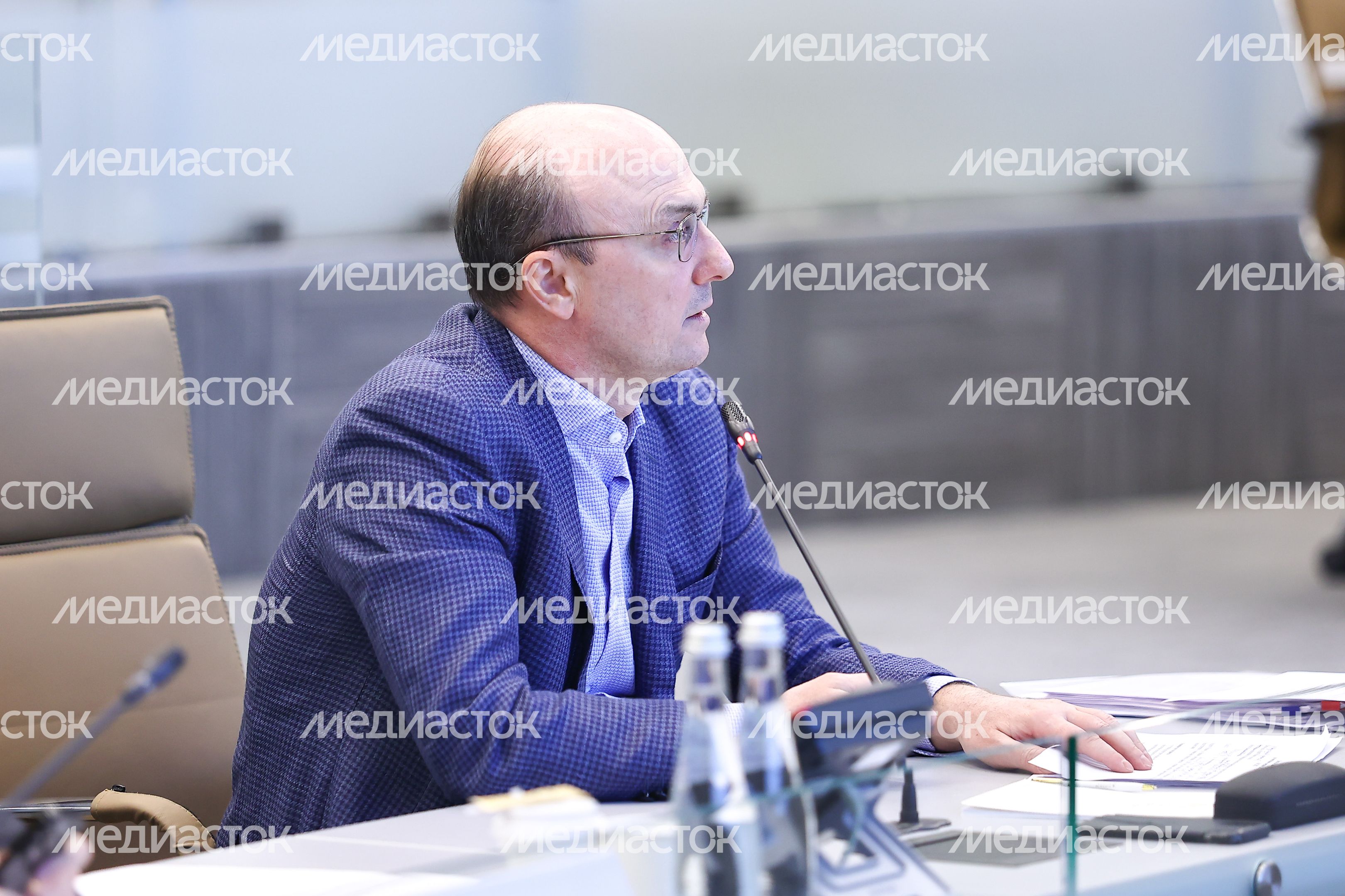 Совещание губернатора с руководящим составом правительства региона и главами округов
