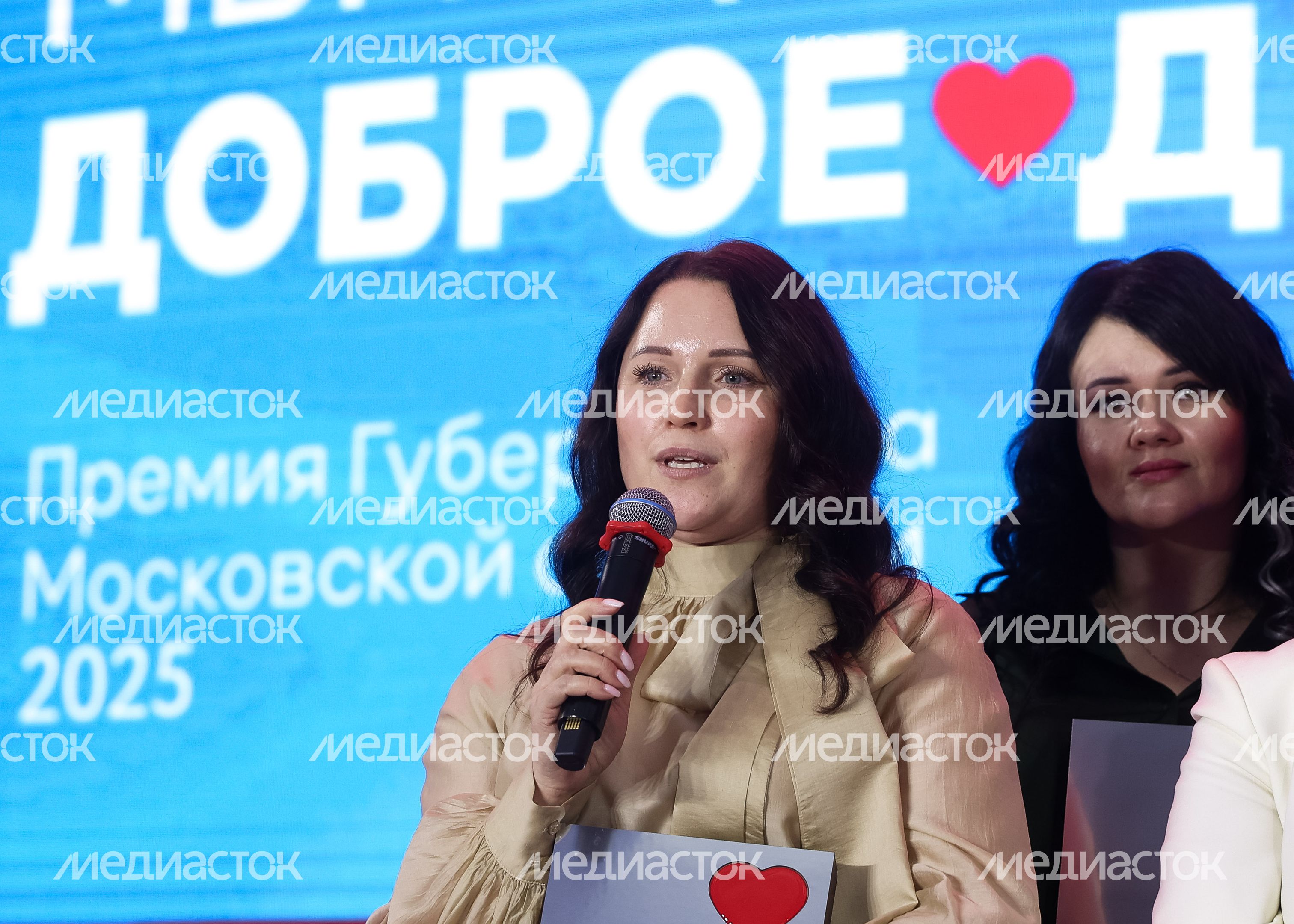 Награждение победителей XIII губернаторской премии "Мы рядом. Доброе дело"