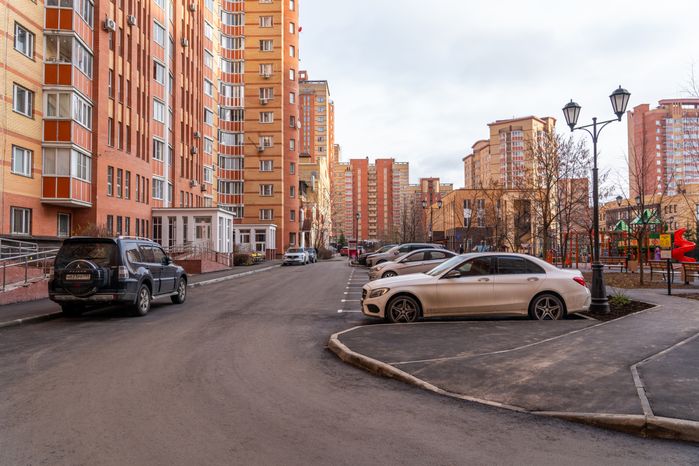Благоустройство двора в поселке ВНИИССОК на улице Дениса Давыдова Одинцовского округа