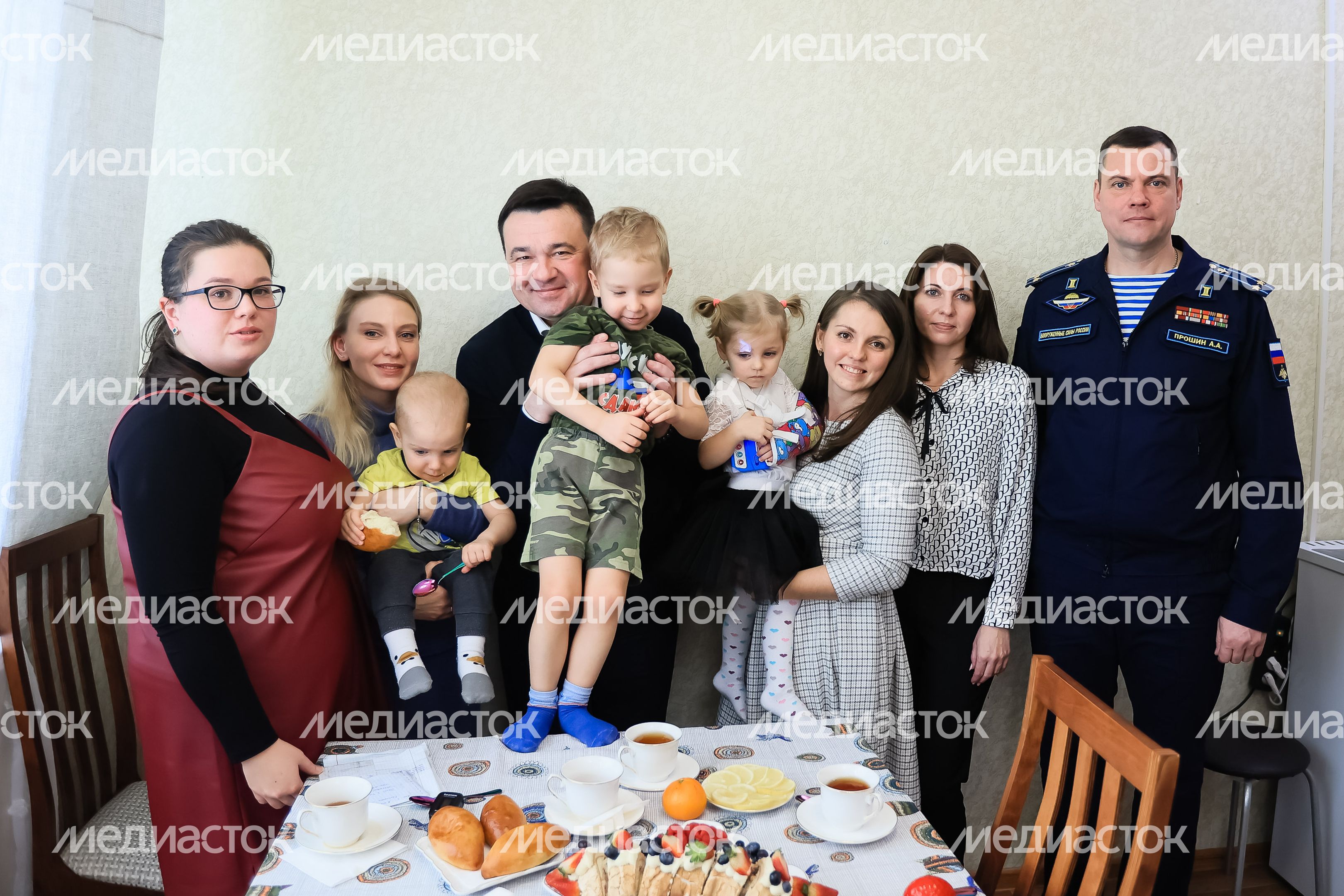 Встреча губернатора с супругами офицеров, участвующих в СВО
