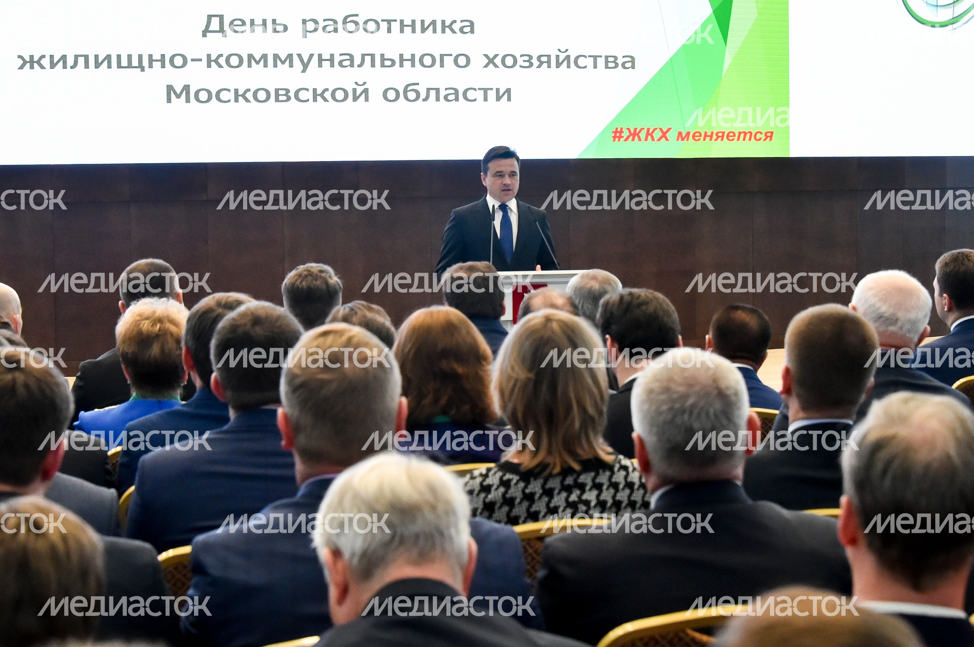 Губернатор принял участие в мероприятиях, посвященных Дню работника ЖКХ