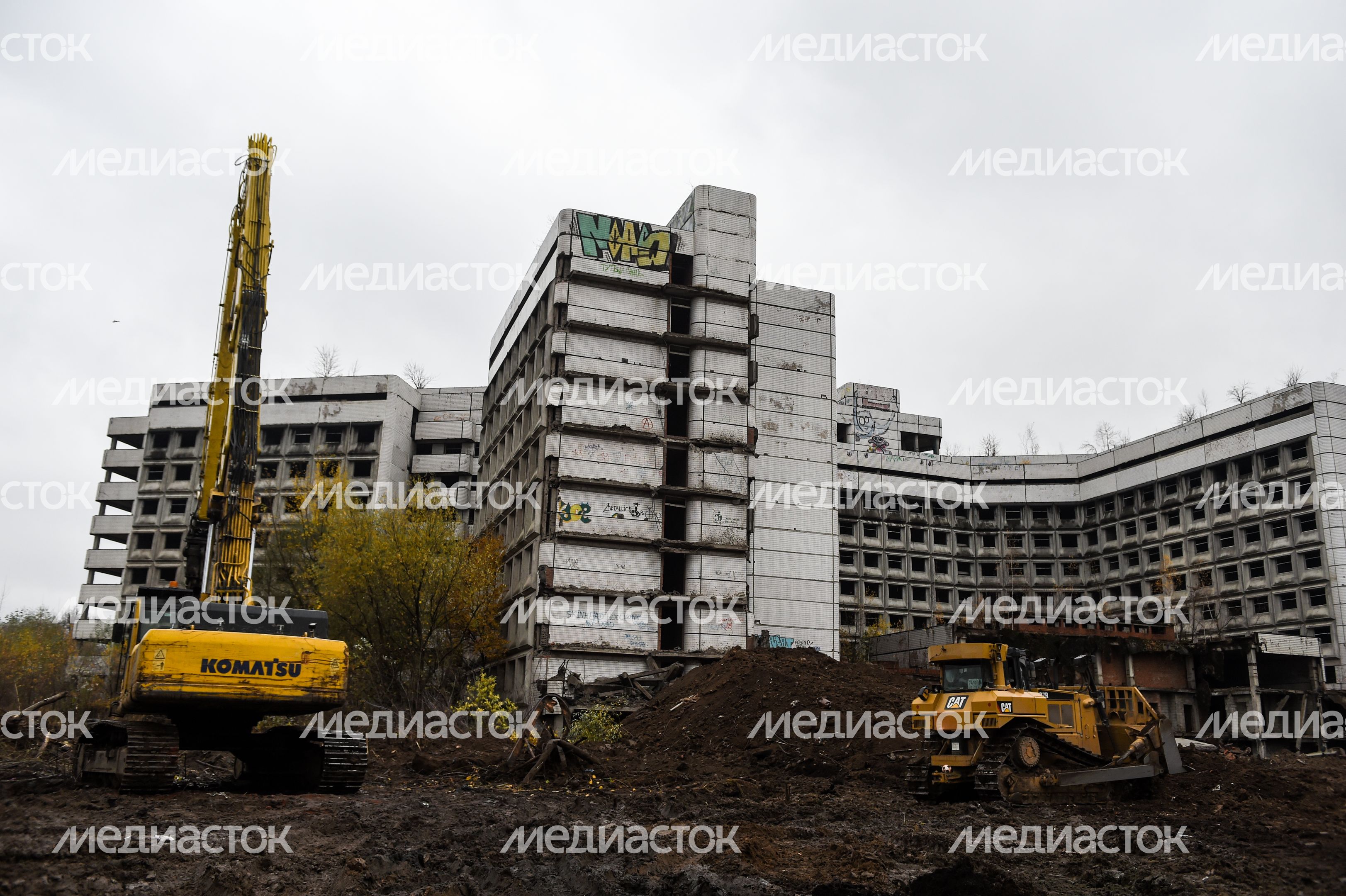 Начало работ по демонтажу Ховринской заброшенной больницы