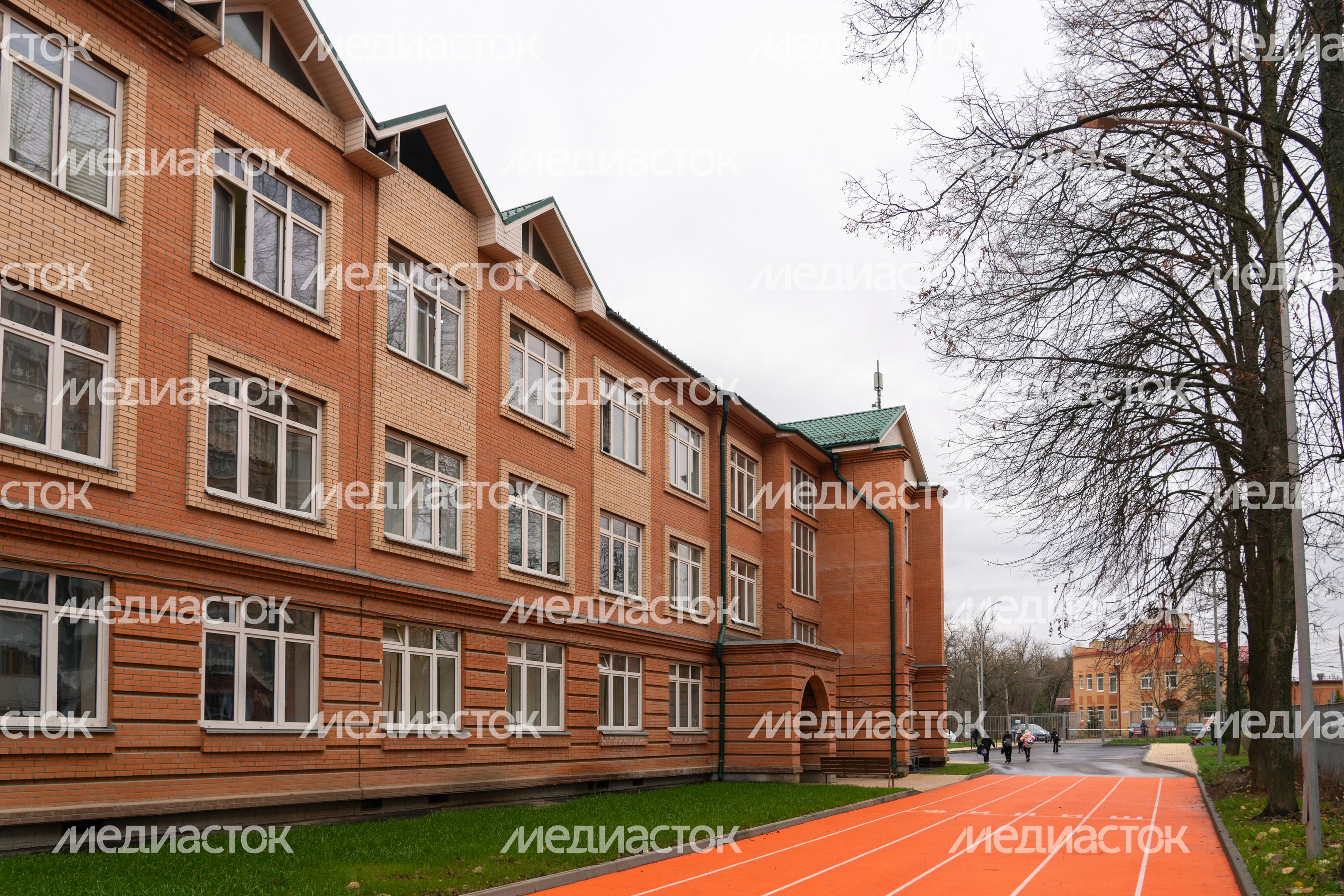 Новый учебный корпус на 200 мест средней школы №3 в Чехове