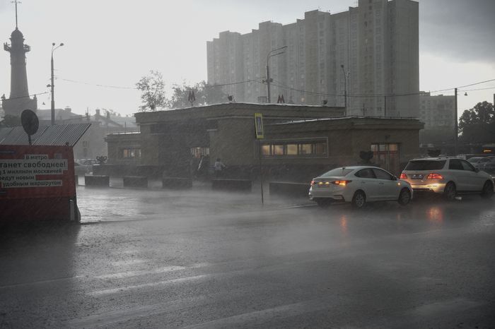 Тропические ливни накрыли Москву