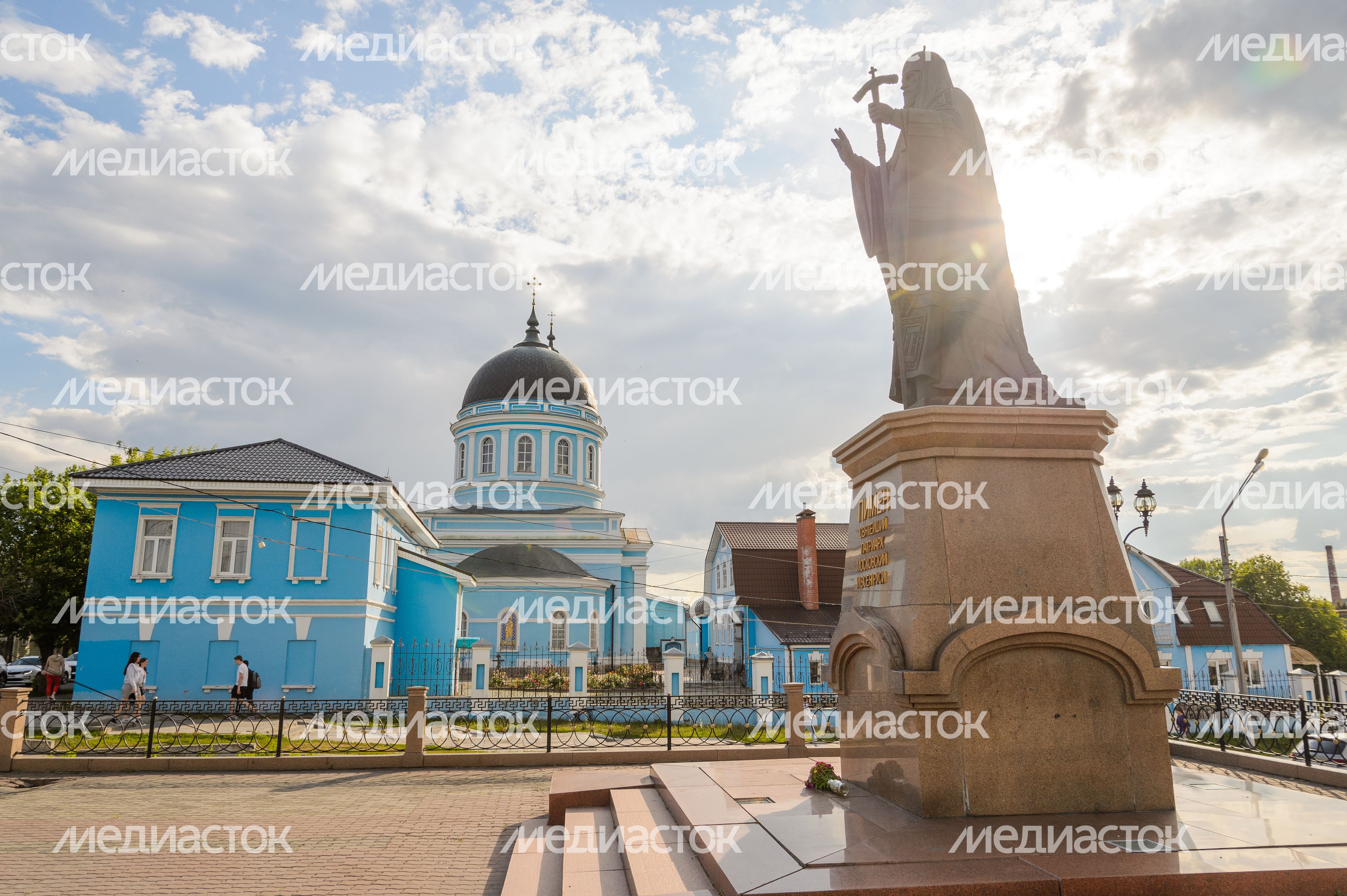 Памятник Патриарху Пимену Памятник Патриарху Пимену