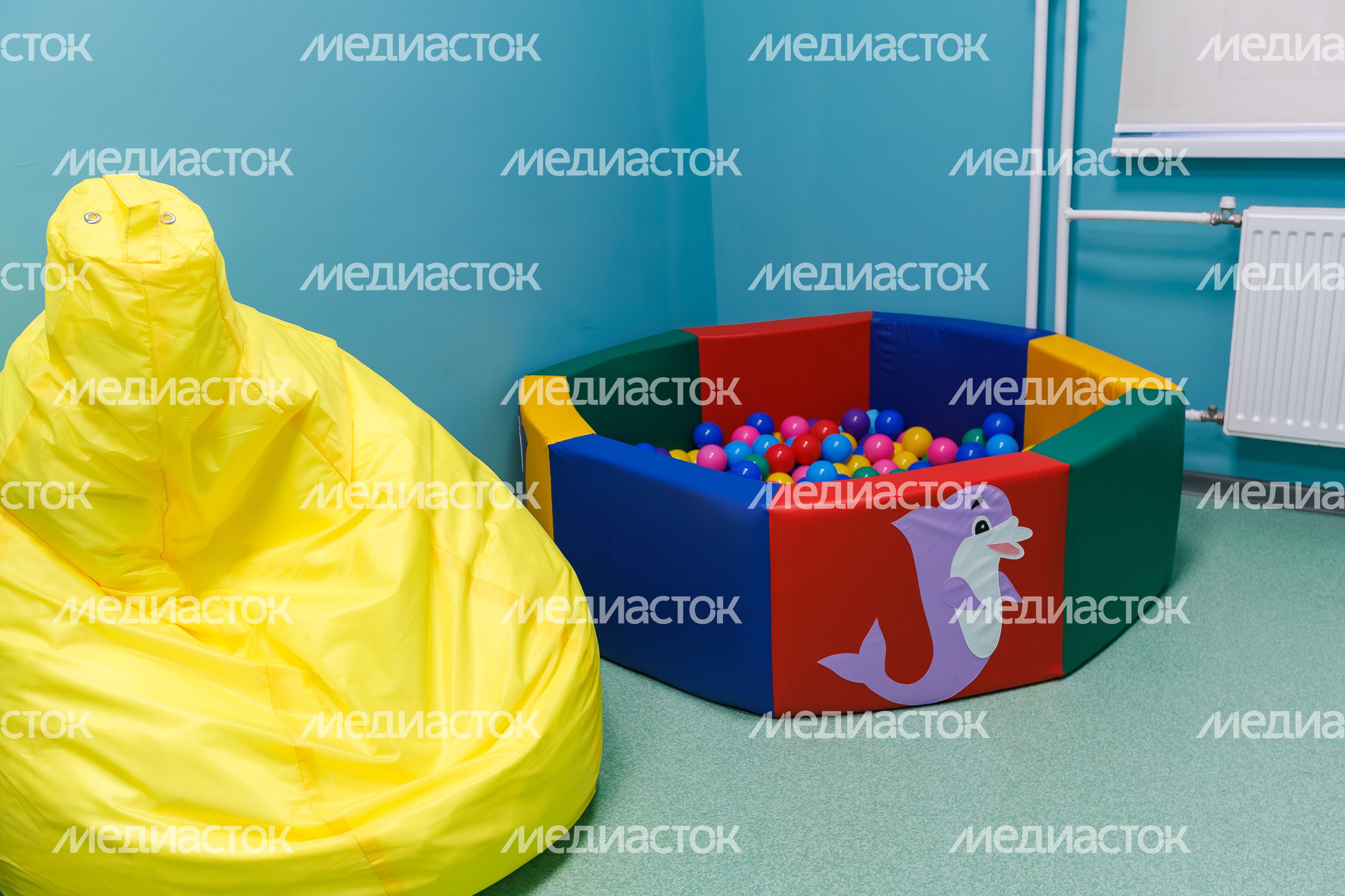 Уголок для игр в детской поликлинике микрорайона Лукино-Варино города Лосино-Петровский Уголок для игр в детской поликлинике микрорайона Лукино-Варино города Лосино-Петровский