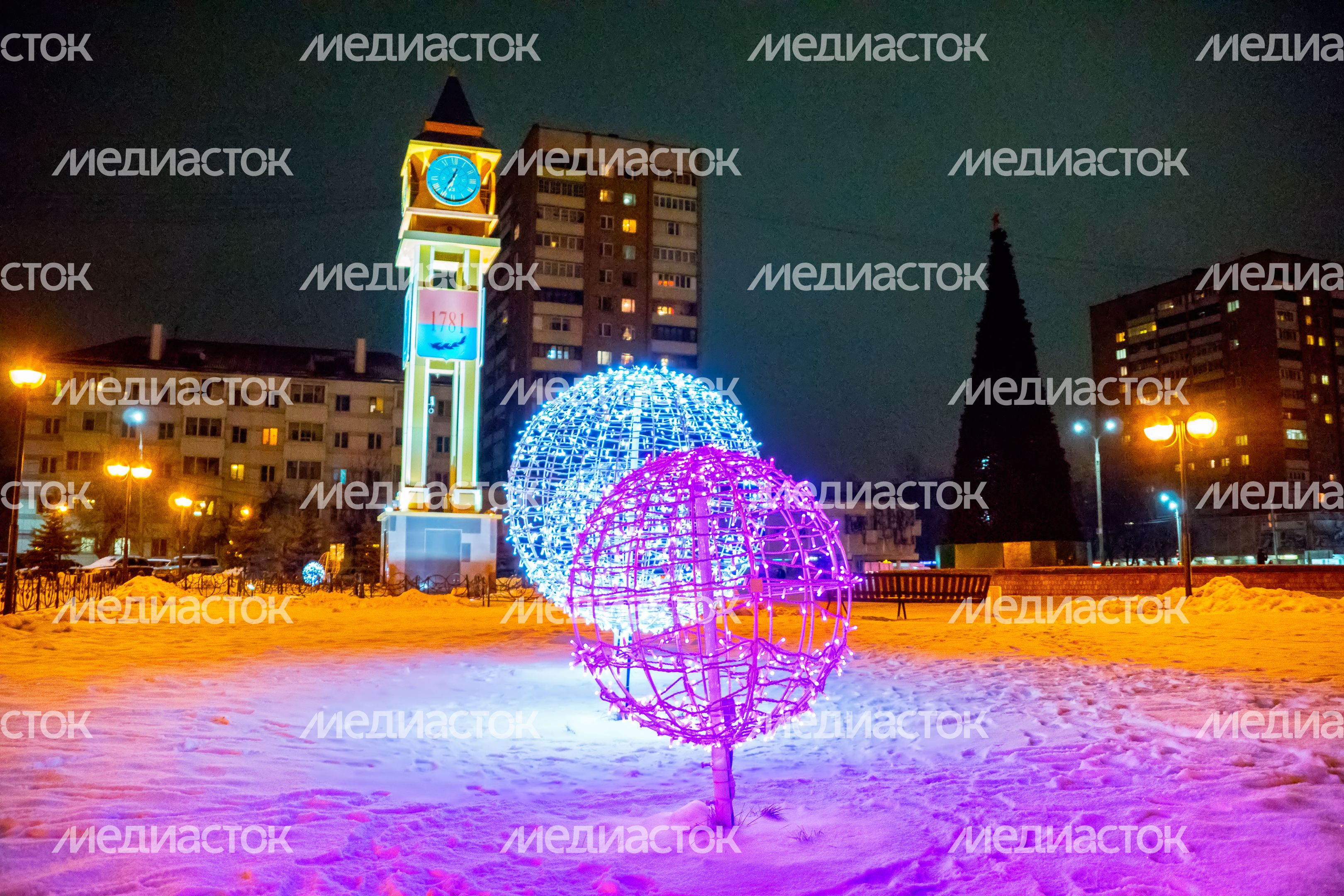 Новогодние декорации в Подольске