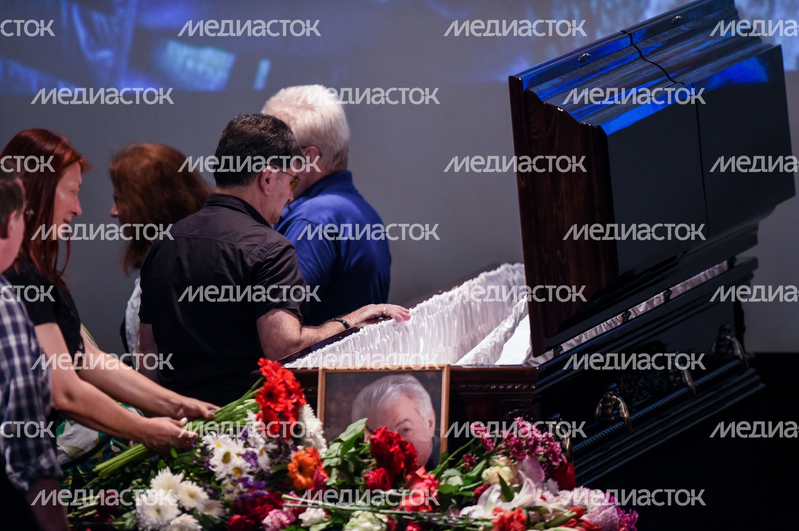 Церемония прощания с писателем Владимиром Войновичем в Москве