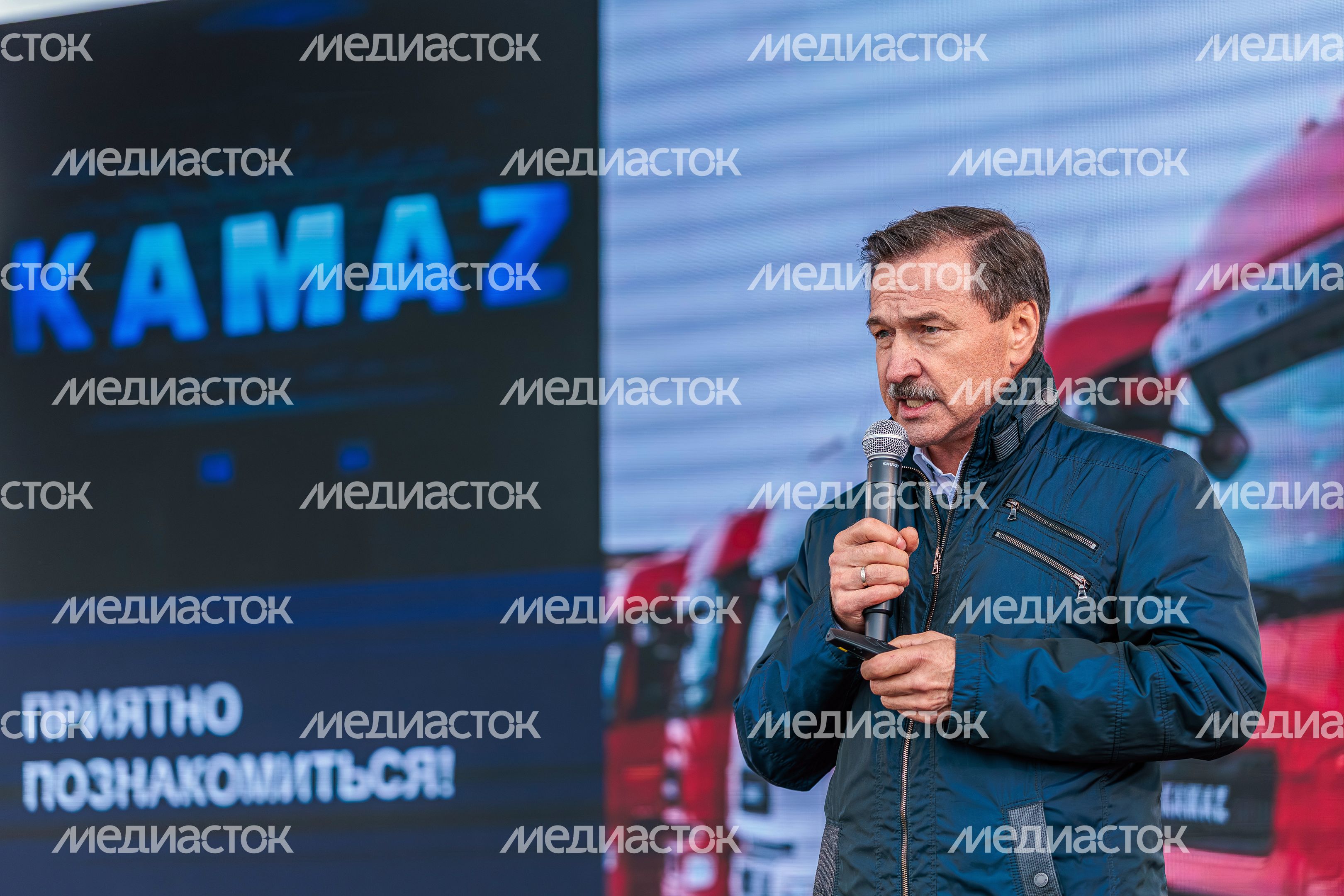 Руководитель Казанского представительства ПАО «КАМАЗ» Александр Ушенин на фестивале рабочих профессий Руководитель Казанского представительства ПАО «КАМАЗ» Александр Ушенин на фестивале рабочих профессий
