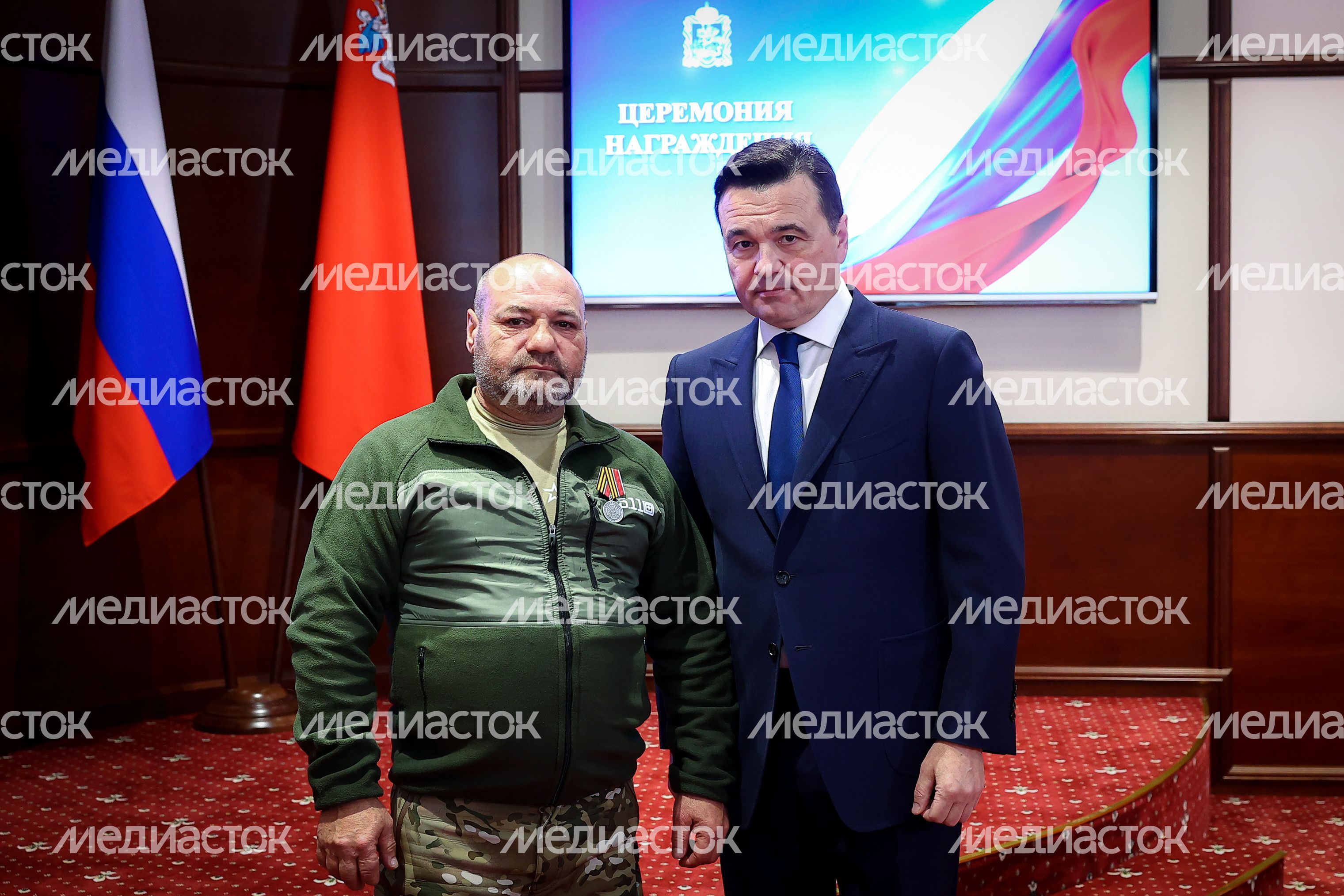 Награждение добровольцев из отряда «БАРС» Губернатором Подмосковья