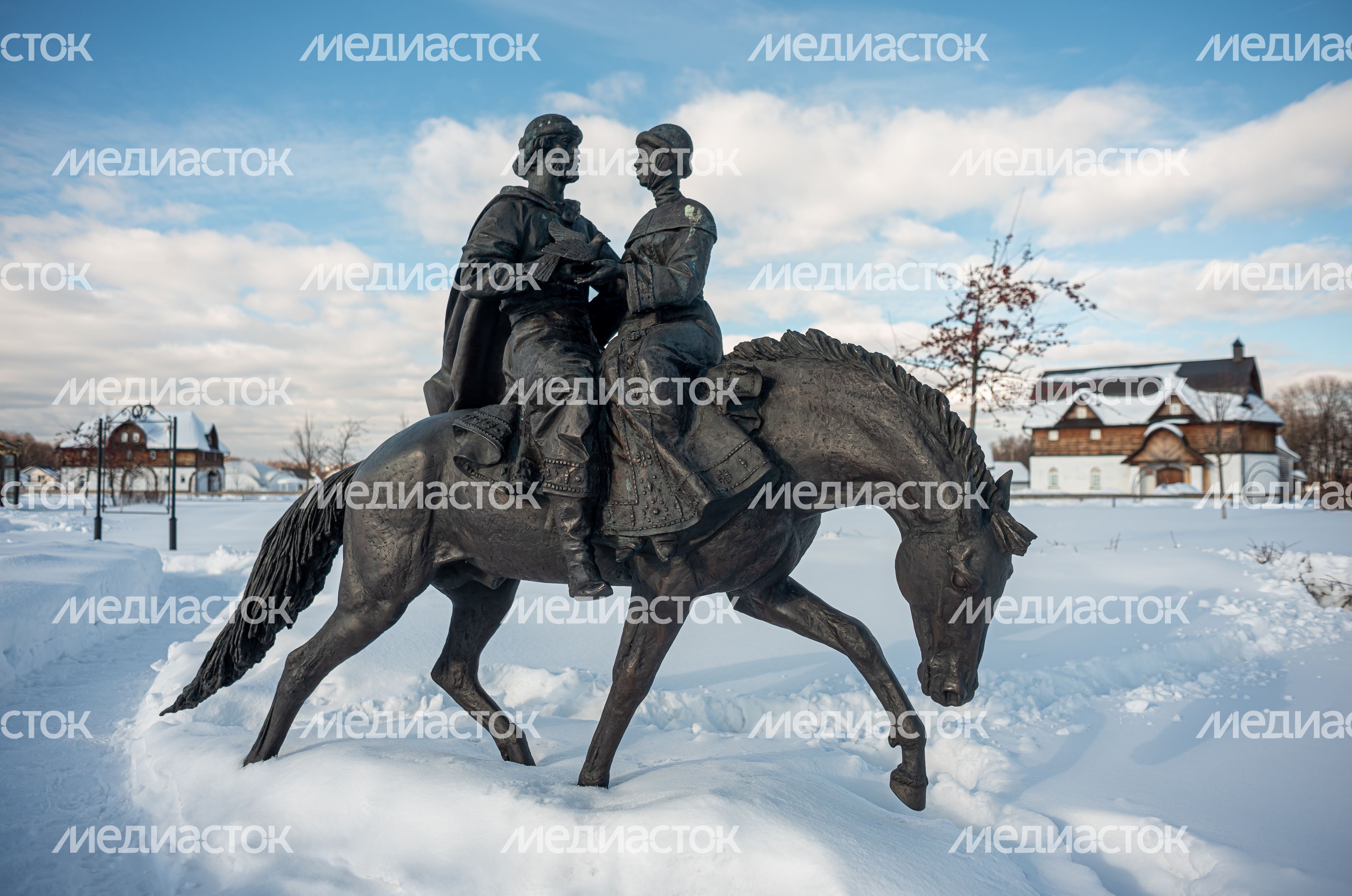 Зимние виды Национального Конного арка Русь