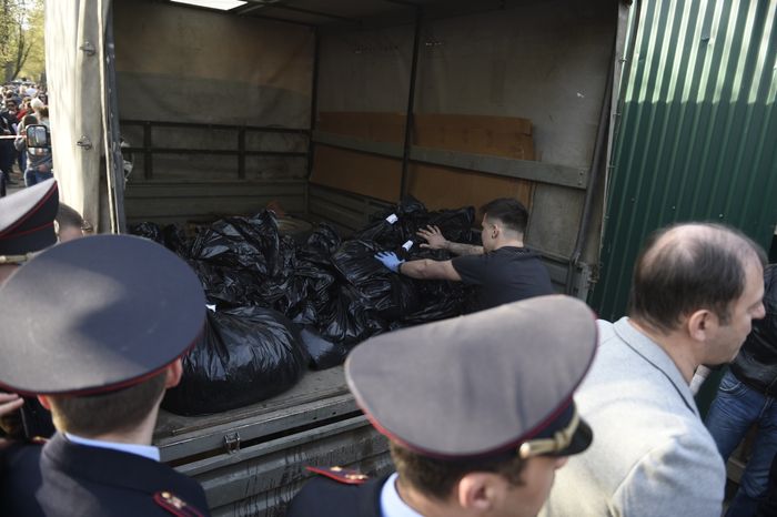 Зоозащитники собрались у приюта «Эко Вешняки» в Москве