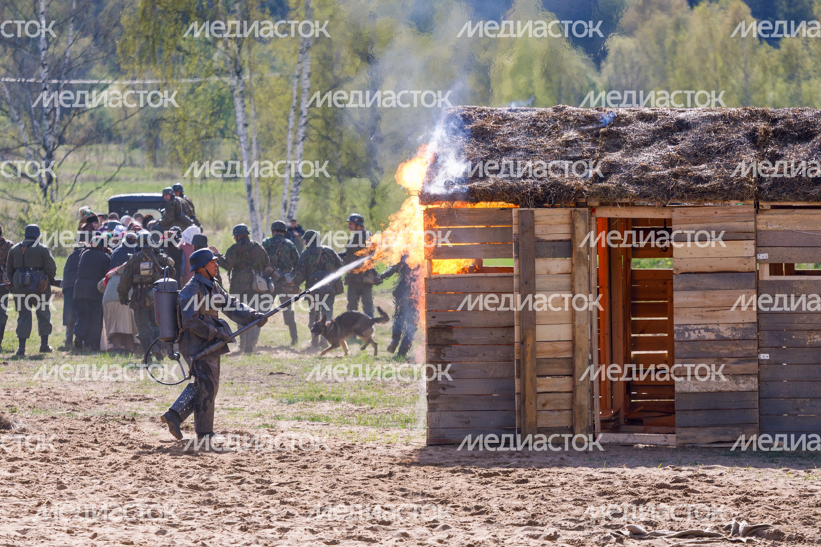 Военно-историческая реконструкция "Успех в единстве поколений" в Химках Военно-историческая реконструкция "Успех в единстве поколений" в Химках