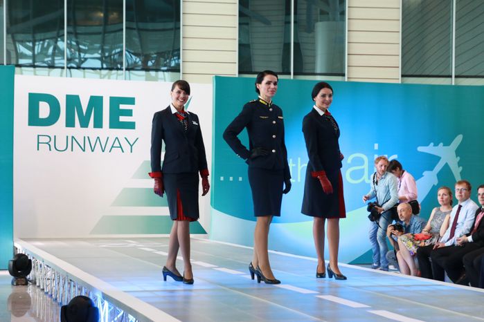 Показ формы бортпроводников DME Runway в Домодедово
