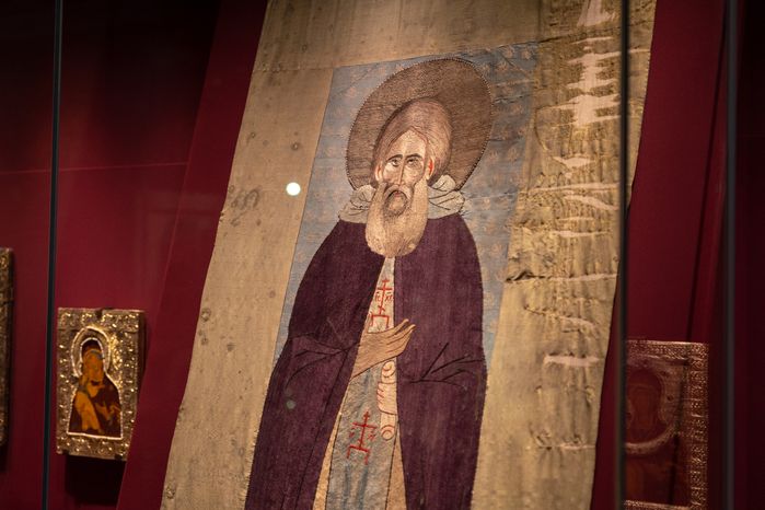Ризница. Экспозиция Реликвия и сокровища Троице-Сергиева монастыря XI-XVII веков