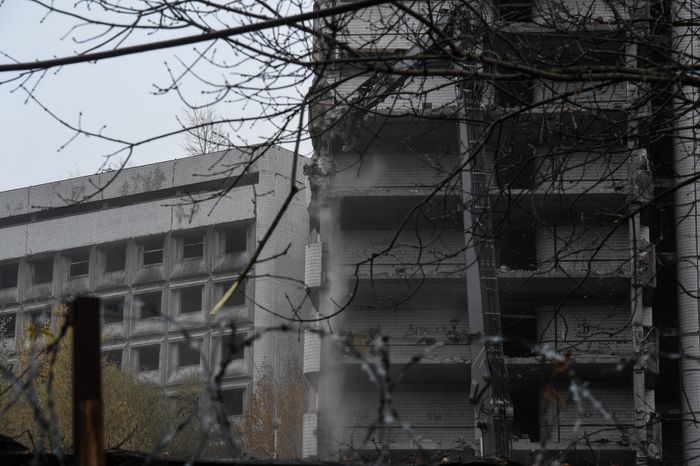 Начало работ по демонтажу Ховринской заброшенной больницы