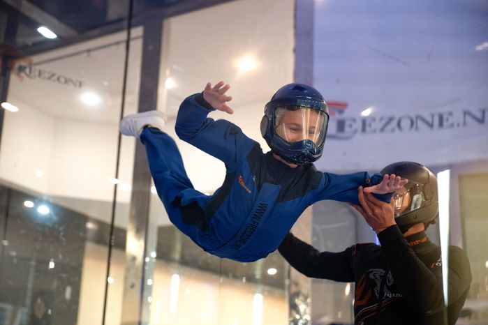 Полет в аэротрубе в спортивно-развлекательном парке Freezone в Чехове