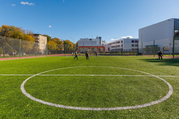 Спортивная площадка возле нового корпуса средней школы №14 в Коломне