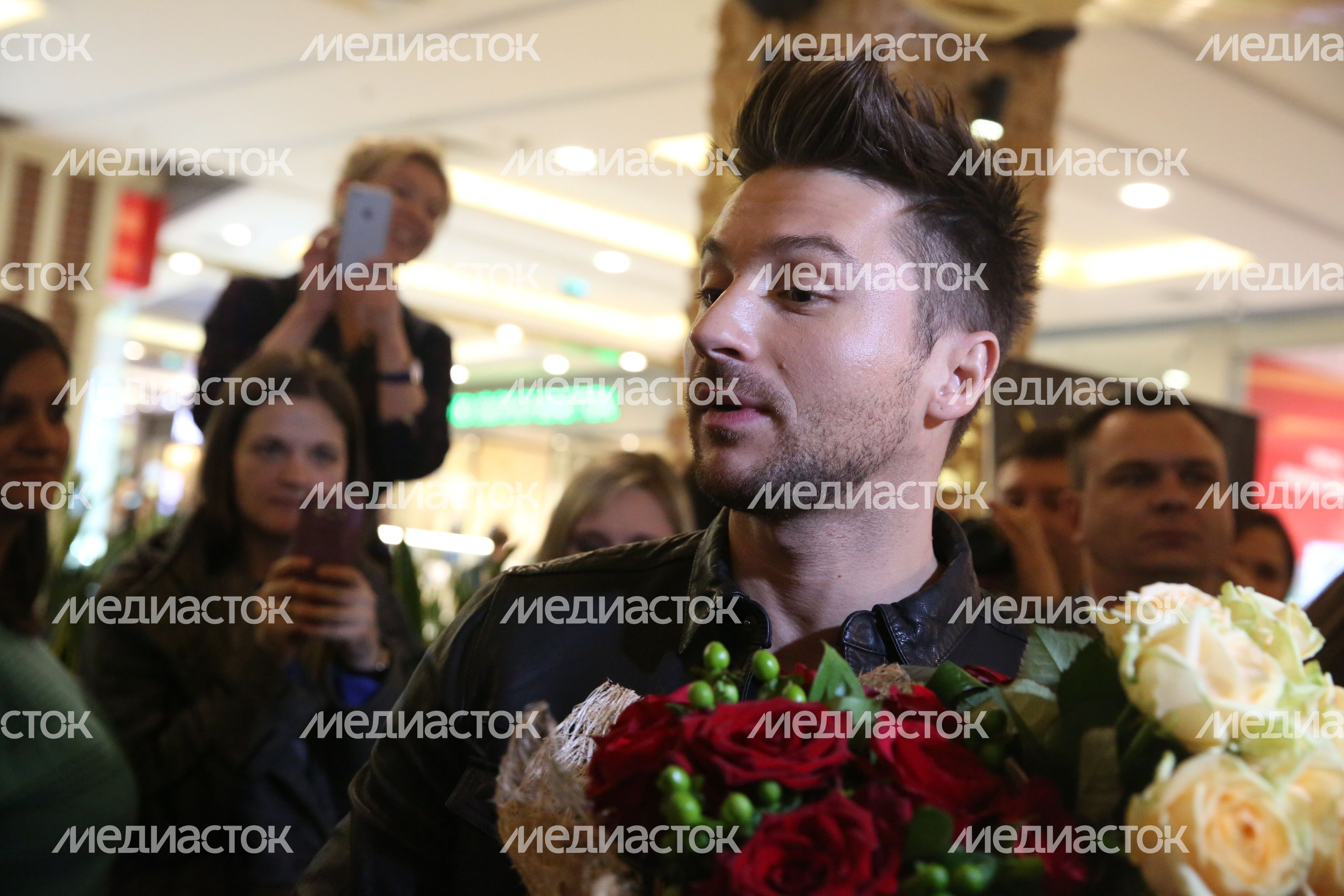 Закладка именной звезды Сергея Лазарева на «Аллее звезд» в Мытищах