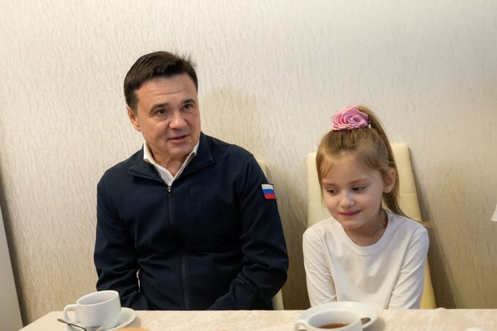 Андрей Воробьев навестил семью погибшего на СВО бойца
