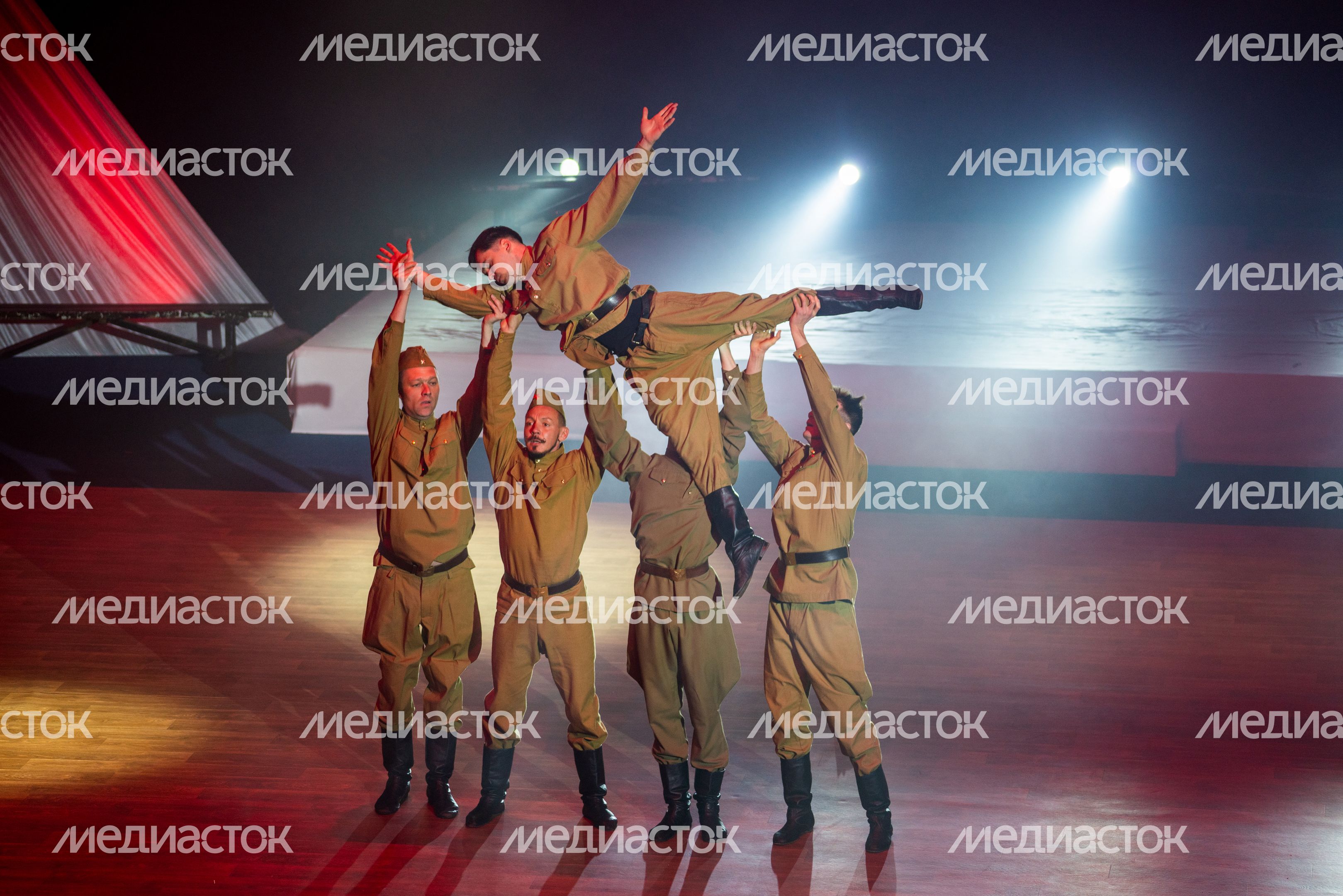 Спектакль «Нашим землякам посвящается...» ко Дню Победы в поселке Большевик округа Серпухов Спектакль «Нашим землякам посвящается...» ко Дню Победы в поселке Большевик округа Серпухов