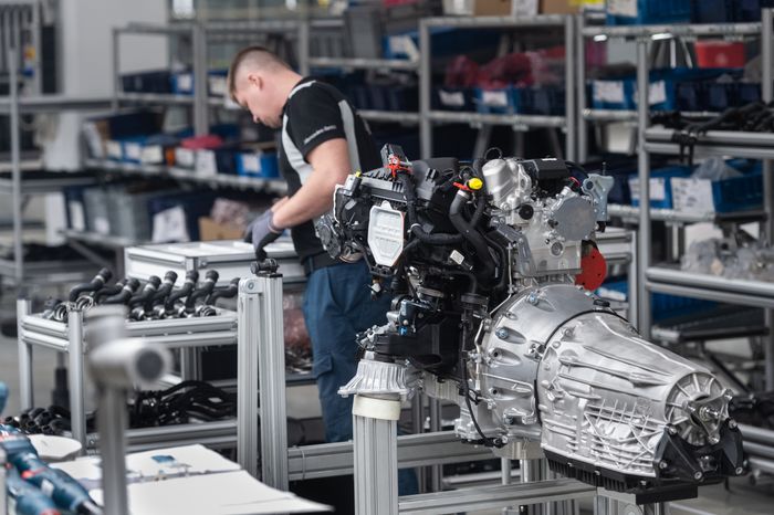 Открытие автомобильного завода Mercedes‑Benz в Подмосковье