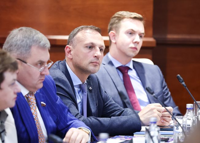 В региональном Доме Правительства прошло заседание Комитета Госдумы РФ по контролю