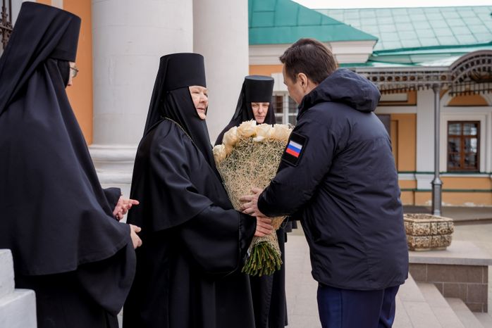 Андрей Воробьев навестил воспитанниц детского приюта-пансиона при Покровском Хотьковском женском монастыре