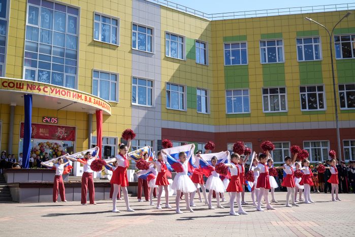 Последний звонок в Наро-Фоминской СОШ №4 имени генерал-майора В.В. Завадского