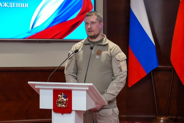 Андрей Воробьев вручил добровольцам отряда БАРС медали «За храбрость» II степени