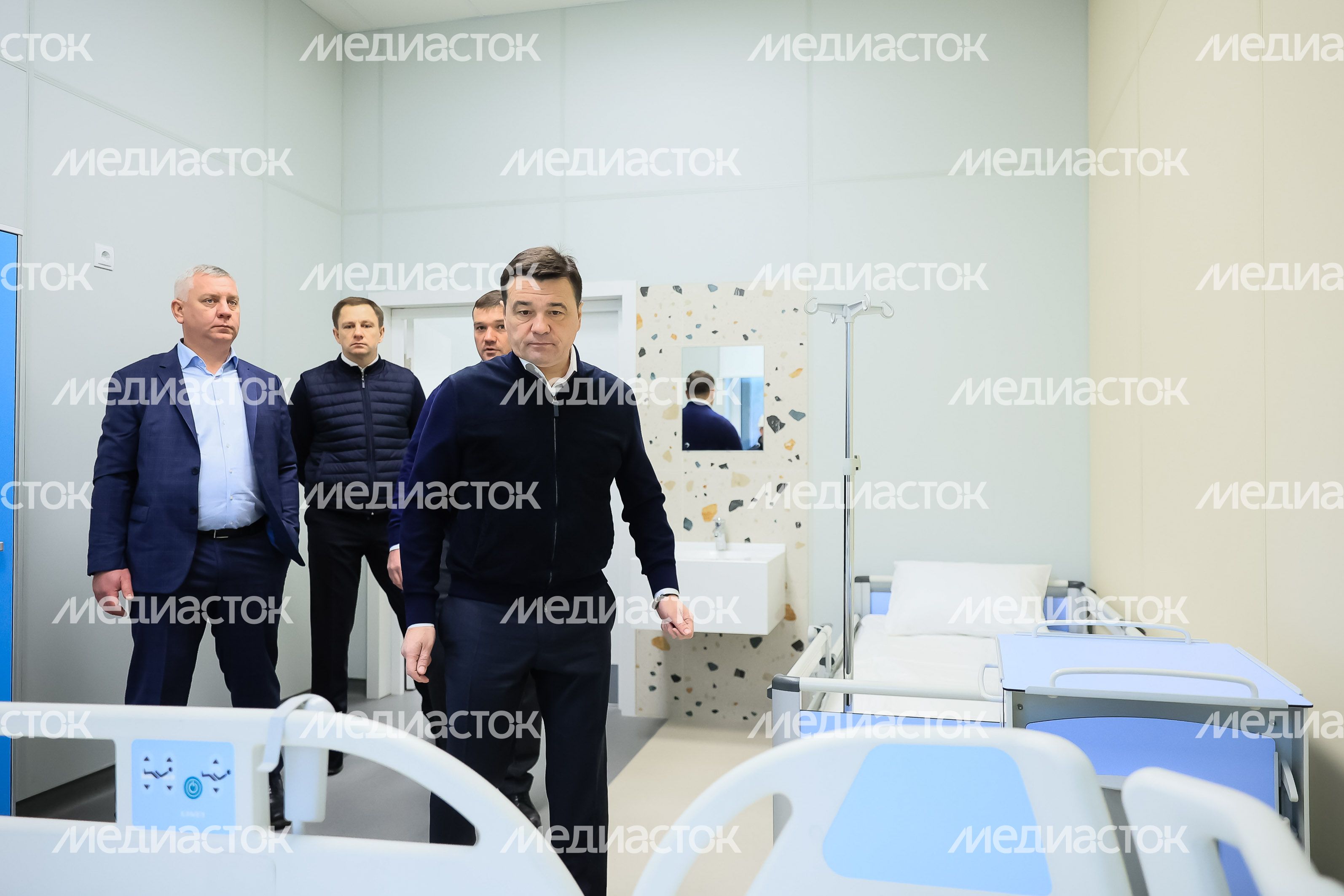 Посещение Губернатором Подмосковья стройплощадки Детской областной больницы в Красногорске