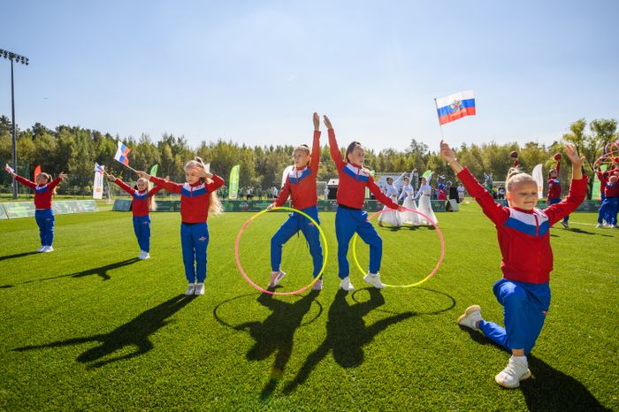 Легенды футбола обыграли сборную Лобни в проекте «Выходи во двор»
