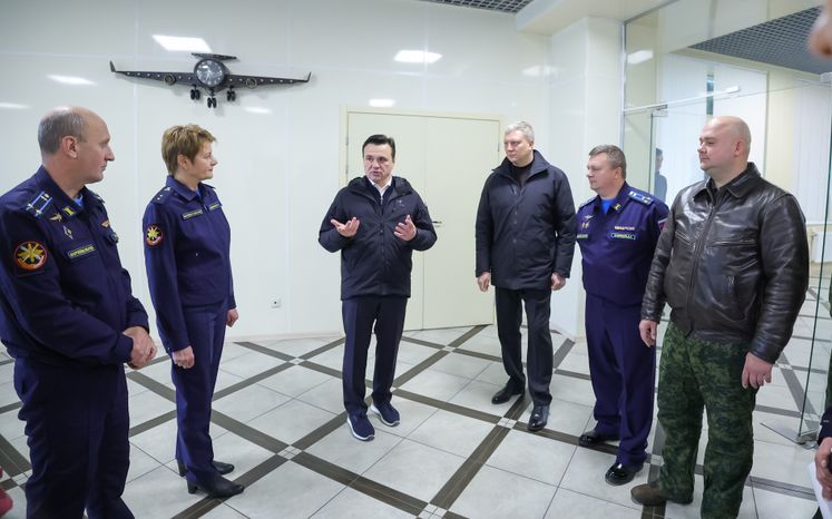 Андрей Воробьев навестил пилотажные группы на авиабазе в Кубинке