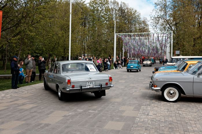 Ретроавтомобили на автопробеге ко Дню Победы «Победный маршрут» в Истре