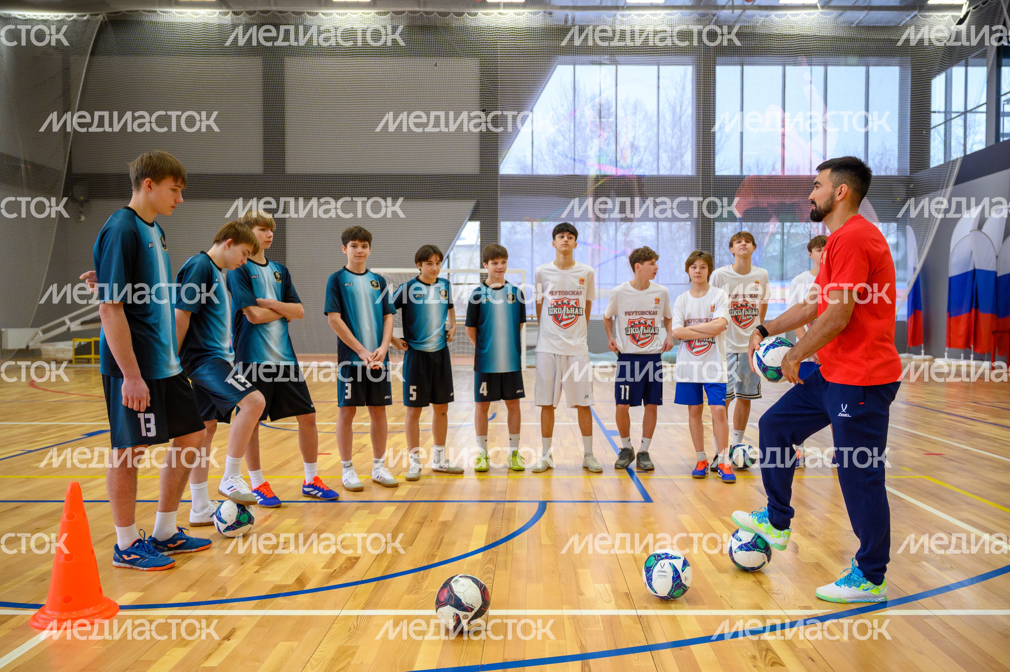 Единая школьная лига в Реутове: мастер-класс по футзалу для юных спортсменов от Артема Ниязова Единая школьная лига в Реутове: мастер-класс по футзалу для юных спортсменов от Артема Ниязова