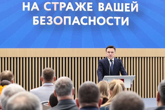 Андрей Воробьев поздравил сотрудников МЧС с Днем спасателя и 35-летием ведомства