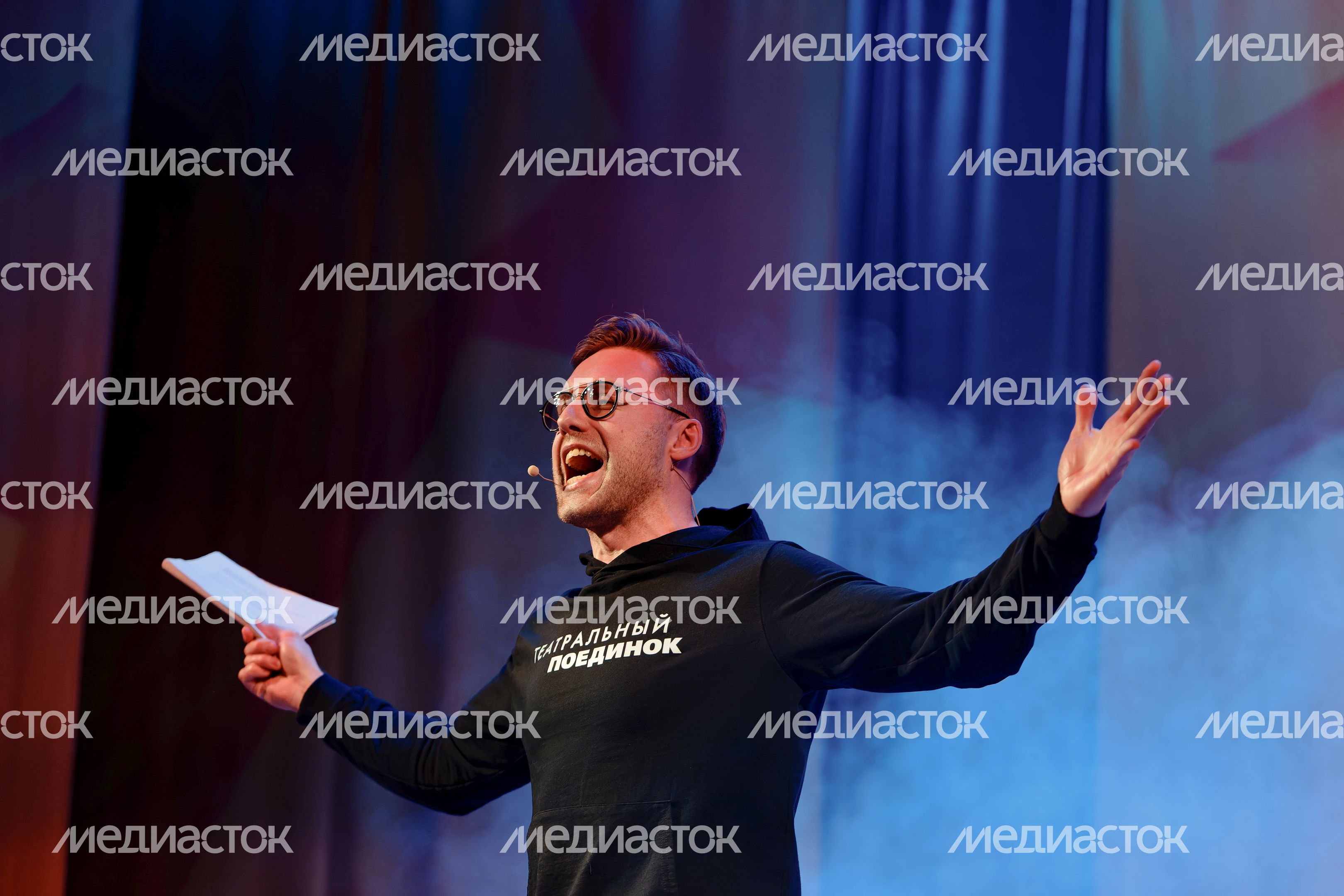Актер театра, тренер по актерской импровизации Михаил Грищенко стал ведущим молодежного проекта «Театральный поединок» Актер театра, тренер по актерской импровизации Михаил Грищенко стал ведущим молодежного проекта «Театральный поединок»