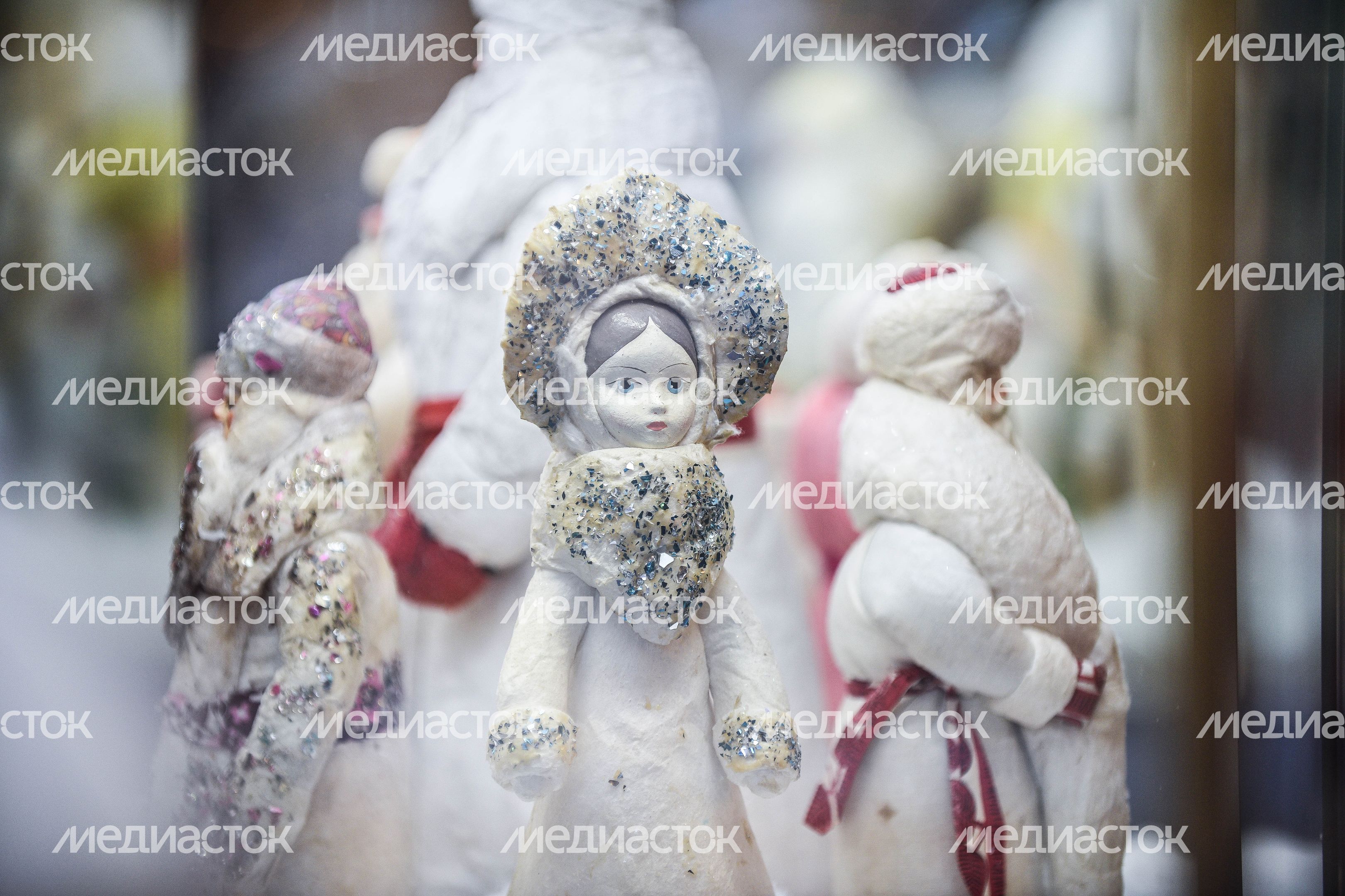 Выставка новогодних игрушек в ГУМе из личной коллекции Александра Олешко