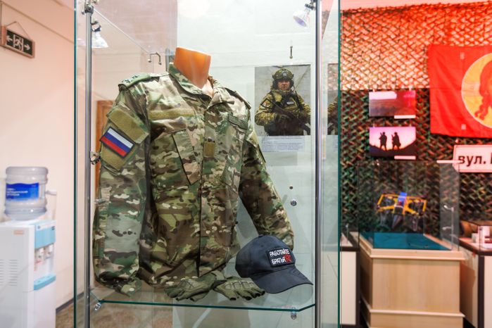 Выставка «От Победы к Победе», посвященная бойцам СВО, в Сергиево-Посадском историко-художественном музее