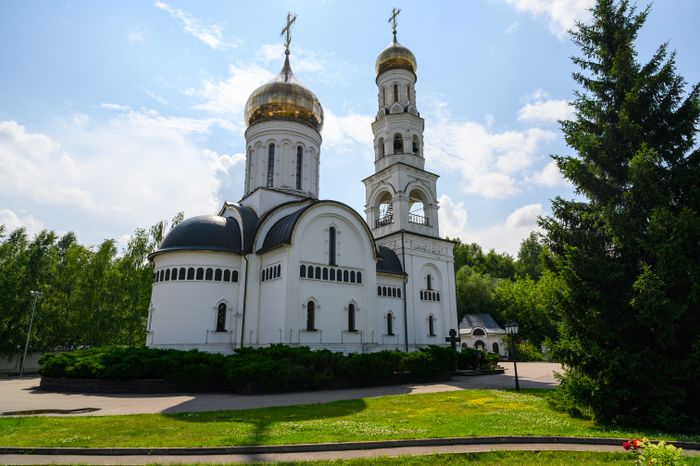 Церковь святого мученика Уара в поселке Вешки округа Мытищи