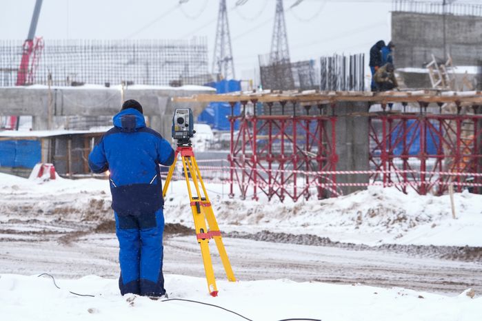 Рабочие на строительстве Мытищинской хорды