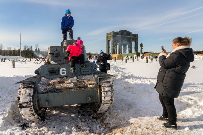 Интерактивная зона «Оружие защитника Москвы» на военно-исторической реконструкции в парке «Патриот» Одинцовского округа