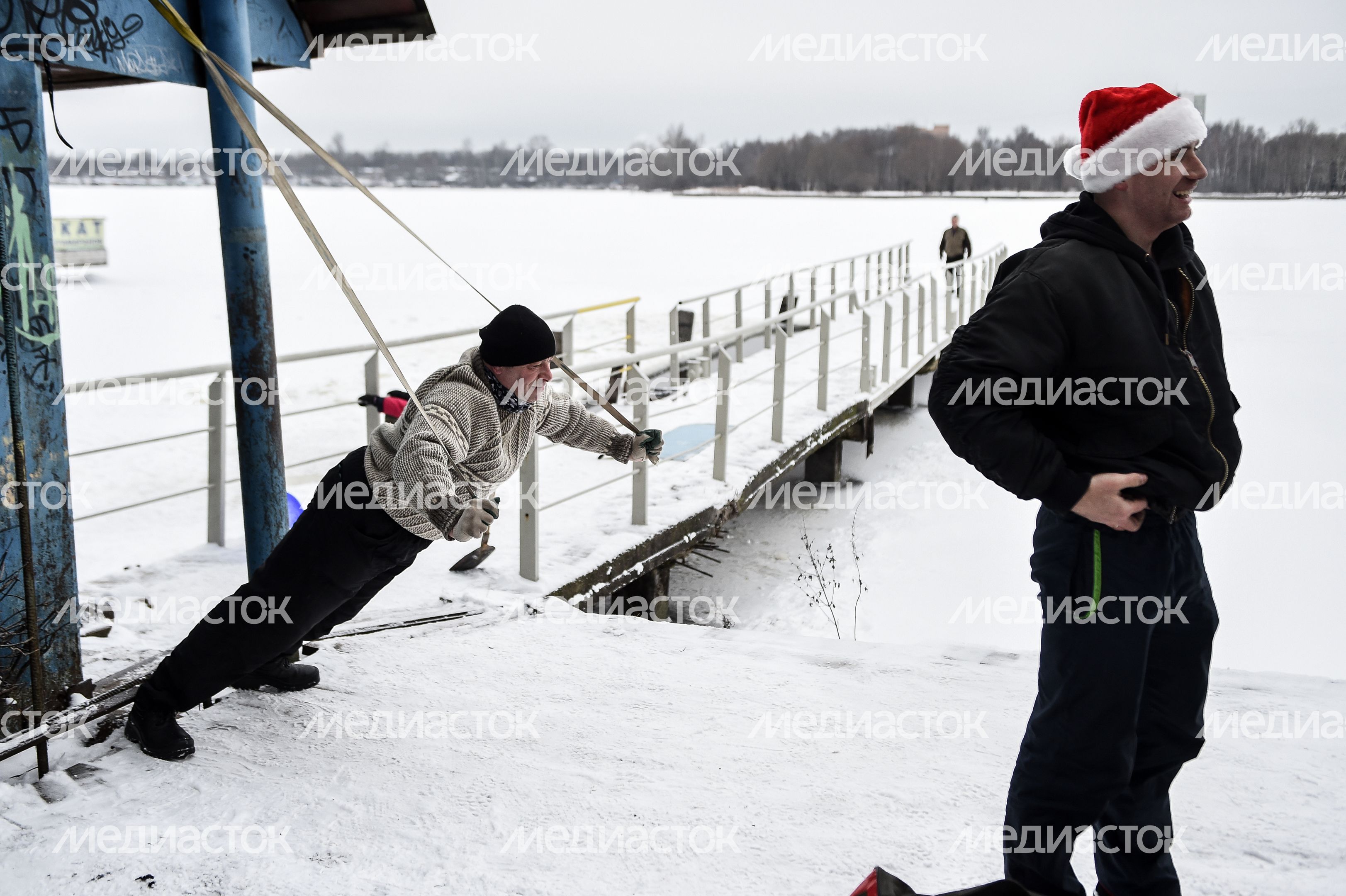 Купание моржей в Долгопрудном