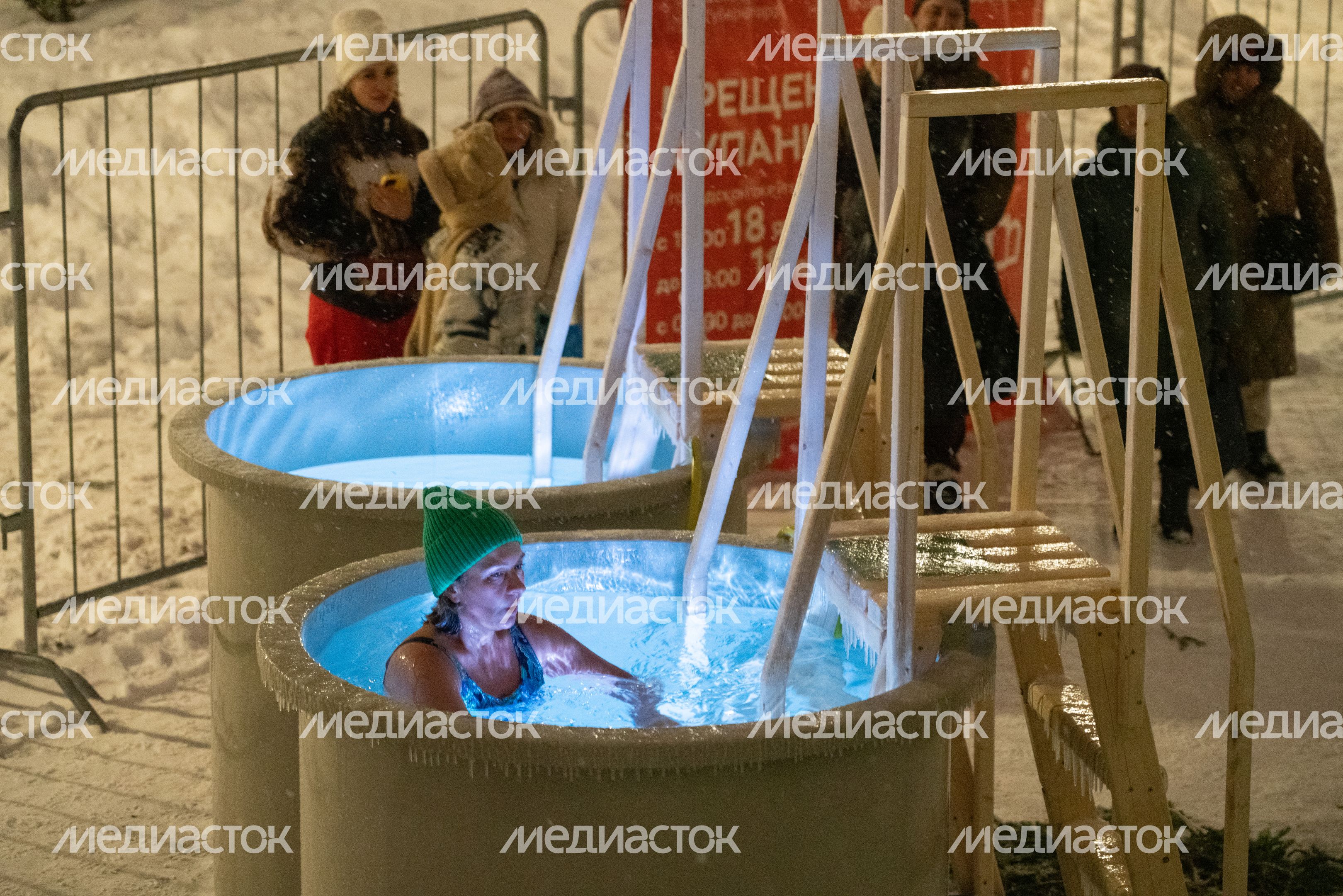 Крещенские купания на Соборной площади в Красногорске