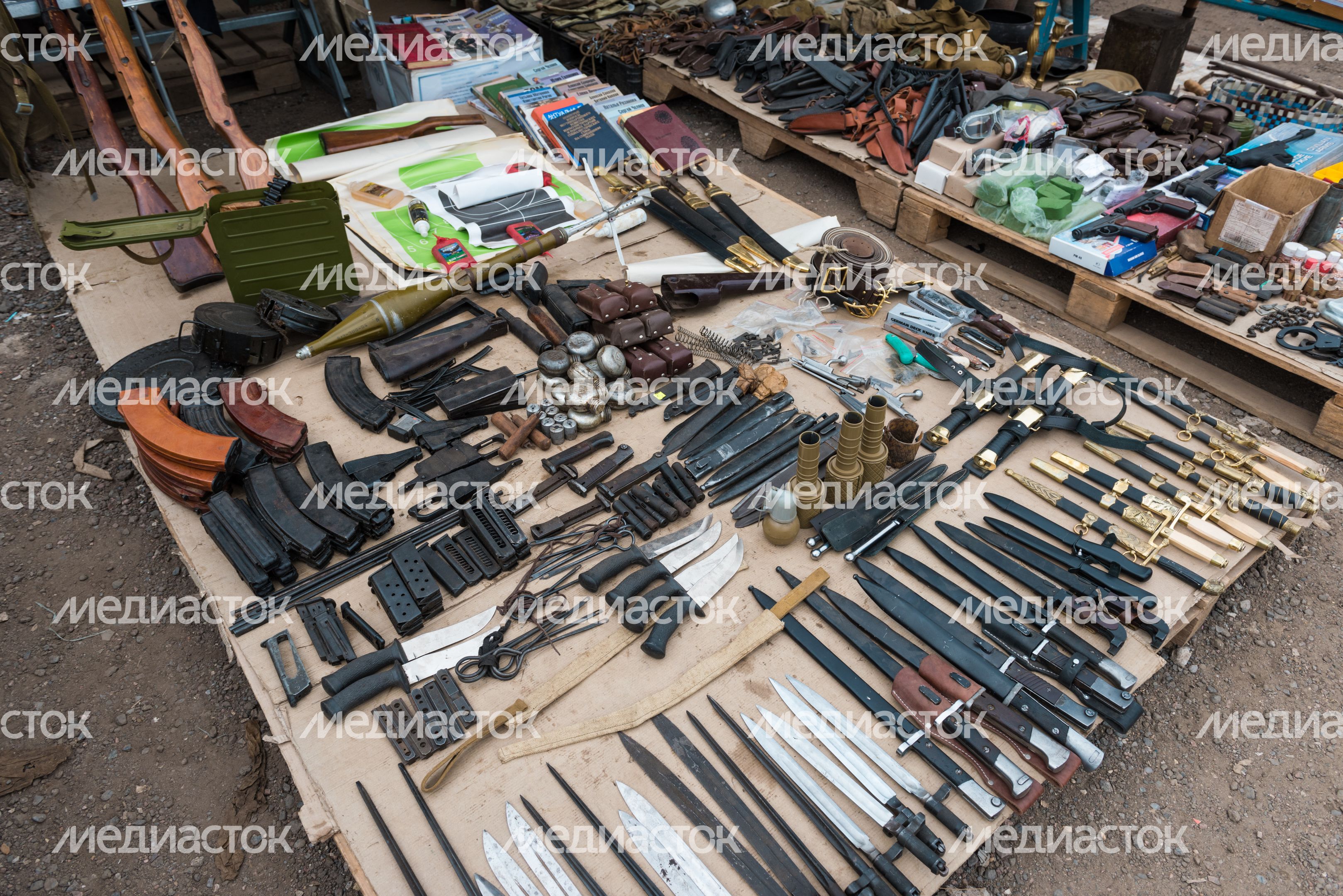 Блошиный рынок «Левша» в Новоподрезково