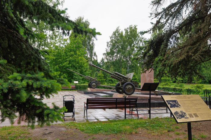 Памятник генерал-полковнику Василию Гавриловичу Грабину в парке Победы в Королеве