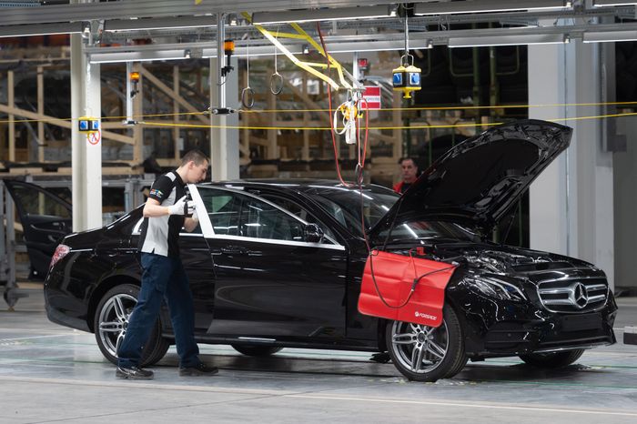 Открытие автомобильного завода Mercedes‑Benz в Подмосковье