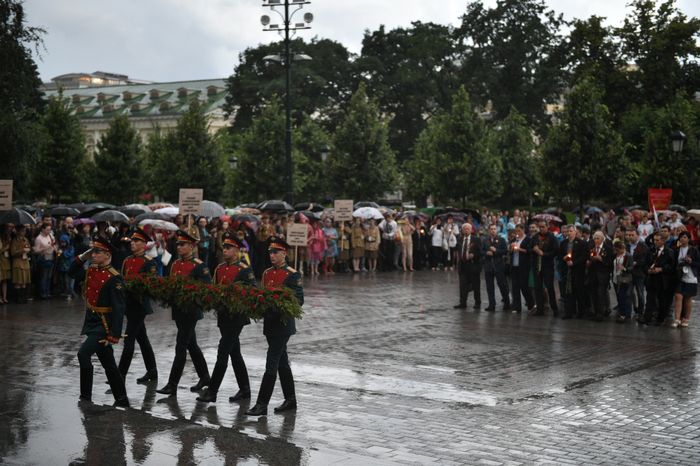 Акция «Вахта памяти. Вечный огонь – 2016» в День памяти и скорби в Москве