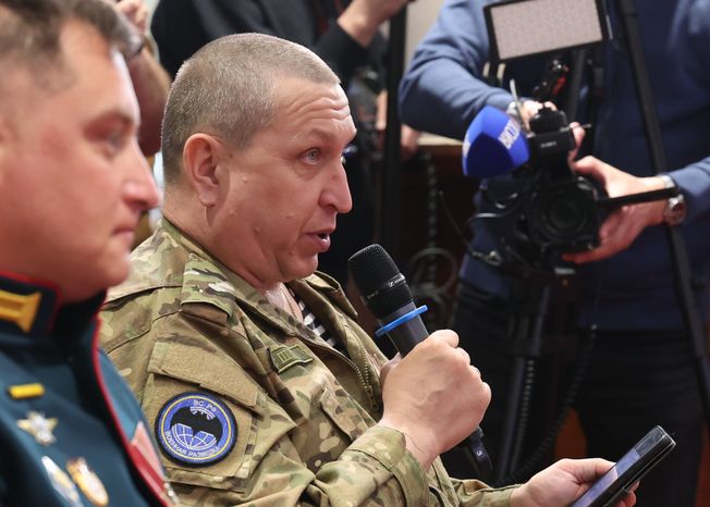 Участникам СВО вручили ключи от автомобилей с ручным управлением