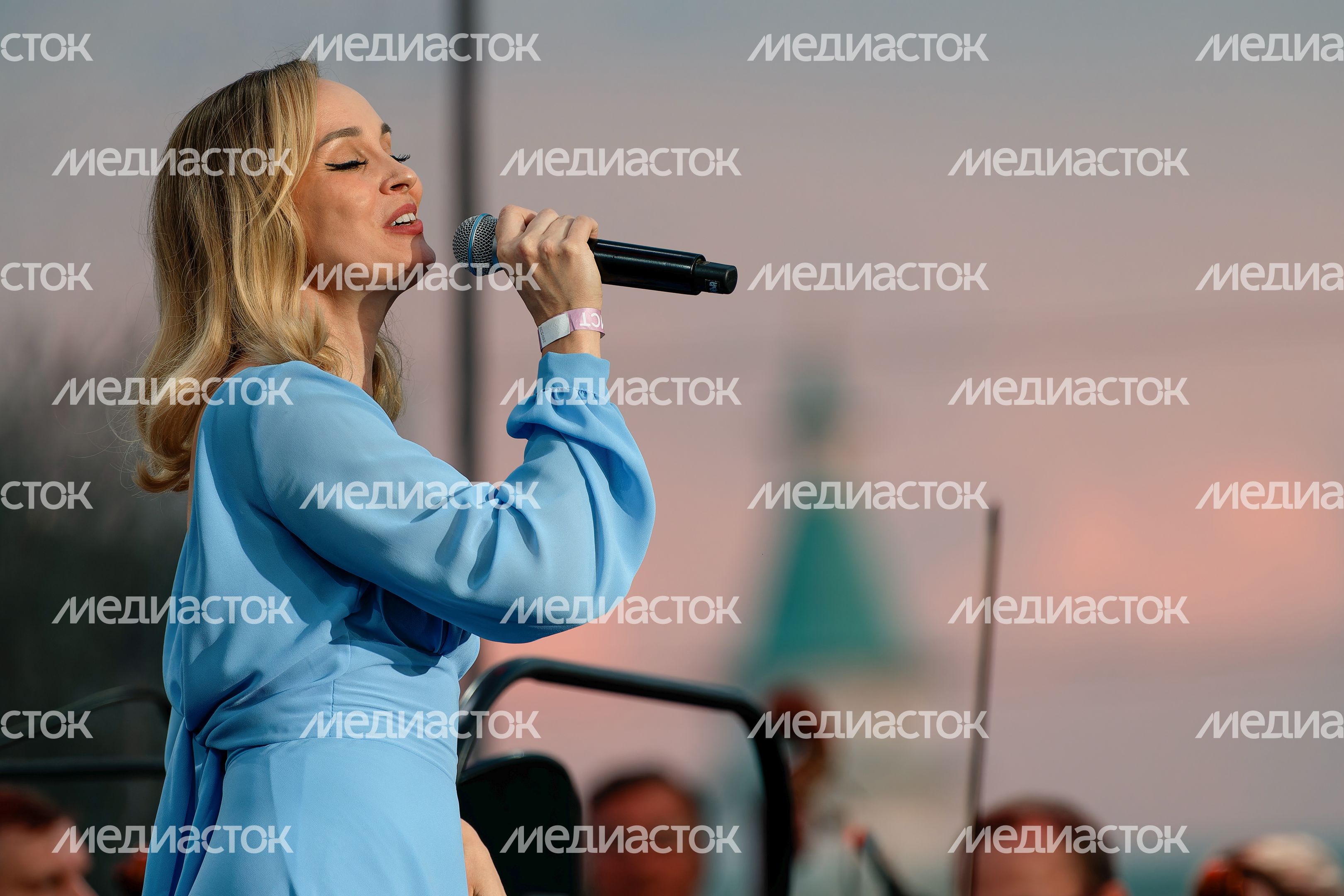 Певица Наталия Быстрова на гала-концерте фестиваля «Лето. Музыка. Музей» в Истре